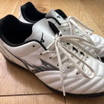 미즈노 축구화 24.0cm 화이트