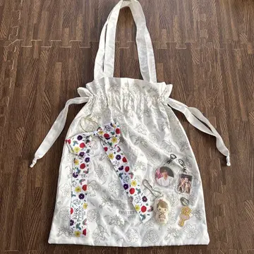 킹프리 투어 굿즈 티아라 백 리본 키링