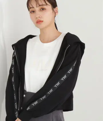 질 바이 질 스튜어트 집업 후드티 블랙