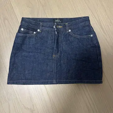 [ A.P.C. ] 논워시 데님 미니 스커트