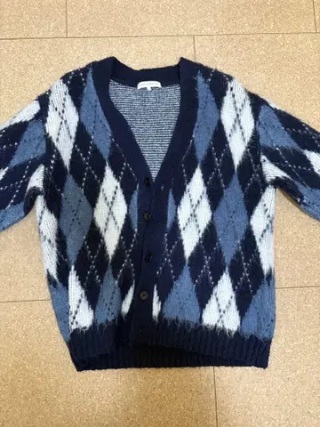 아가일 무늬 니트 가디건