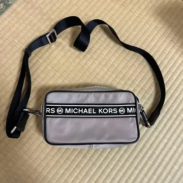 MICHAEL KORS 그레이 숄더백