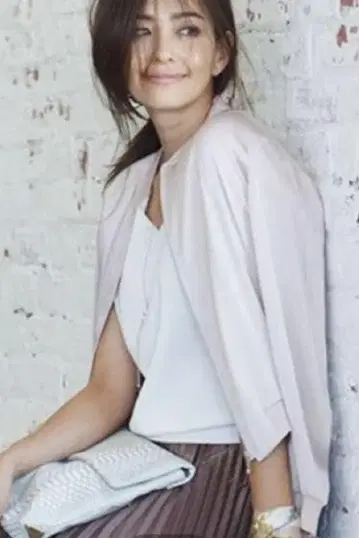 핑크 지퍼 달린 봄버 자켓
