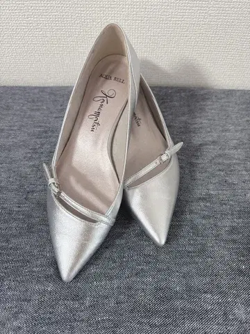 미사용 새상품 긴자 카네마츠 실버 스틸레토 플랫슈즈 22cm