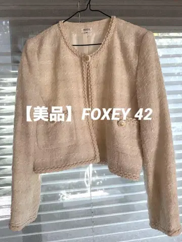 [ 새상품급 ] foxey 42 사이즈 노카라 크림색 자켓