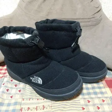 THE NORTH FACE 블랙 플리스 부츠