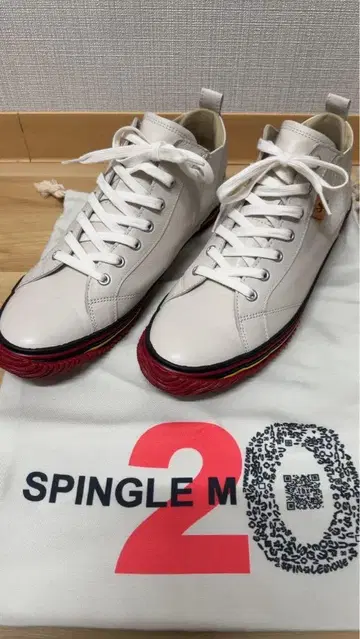 SPINGLE 하이컷 스니커즈 화이트