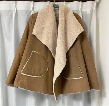 [ 새상품급 ] ZARA 무스탕 코트 베이지