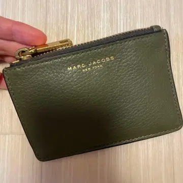 MARC JACOBS 올리브 그린 카드 케이스