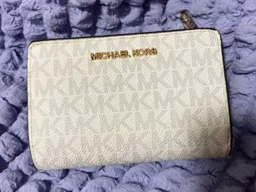 마이클코어스 2단 접이식 지갑 화이트 x 그레이