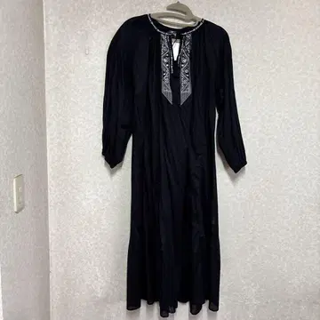 디즈니 블랙 자수 롱 드레스