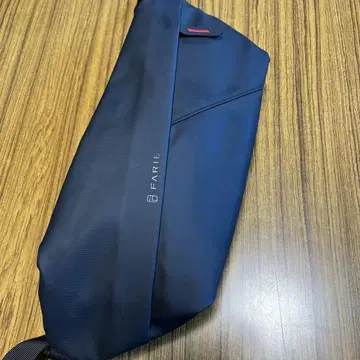 세이파스 FARIE 네이비 바디백 빨간색 지퍼 라인 라지