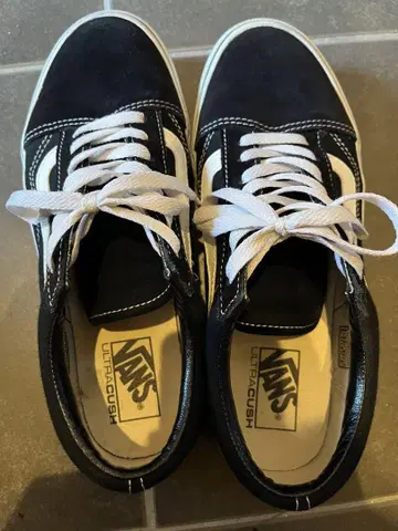 Vans 울트라쿠쉬 블랙/화이트 스니커즈