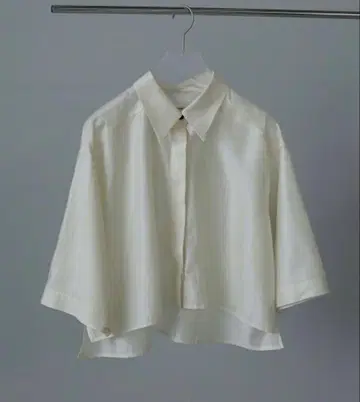 새상품 anuke halfsleeve box 셔츠  셔츠