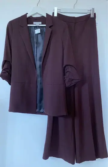 새상품 H&M 셋업 수트 테일러드 자켓 와이드 팬츠 보르도 개더