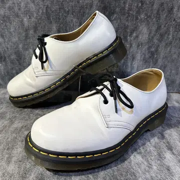 Dr. Martens 플레인토 3홀 UK7 화이트 가죽 신발 가죽
