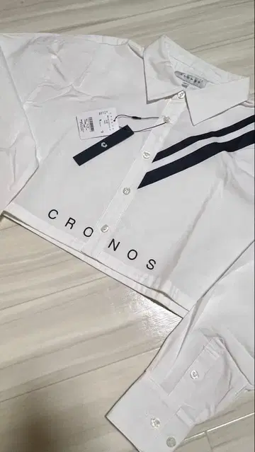 [미사용 새상품] CRONOS 화이트 크롭 셔츠 M