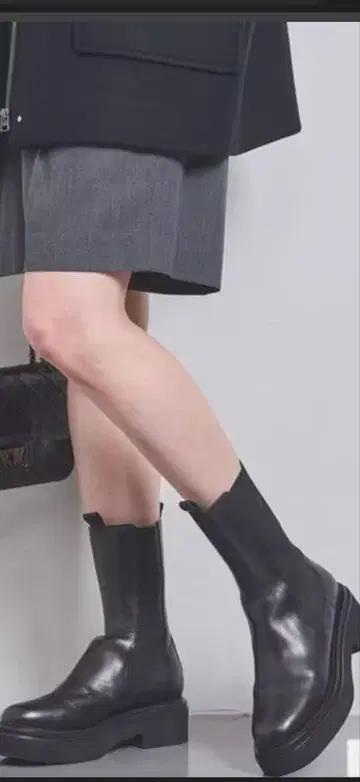 블랙 가죽 엘라스틱 사이드 숏부츠