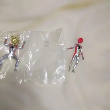 타로맨 캡슐 토이 두 개