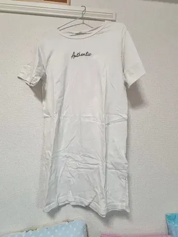 Authentic 자수 반팔 원피스 화이트