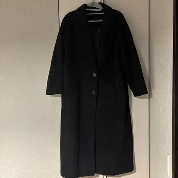 블랙 롱 코트 버튼 포함