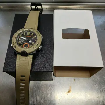 G-SHOCK 카키 손목시계