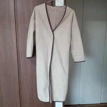 베이지 플리스풍 롱 코트
