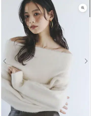 [ 새상품 완판템 ] 아뉴앙스 라쿤폭스 오프숄더 니트 풀오버