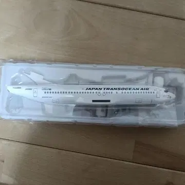 JAPAN TRANSOCEAN Boeing 737-400 1:200