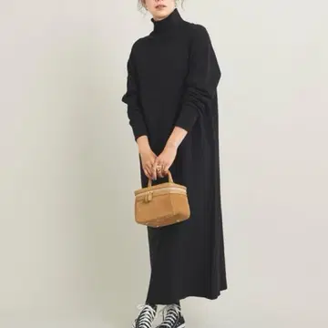 뷰티앤유스 밀라노 리브 터틀넥 니트 원피스