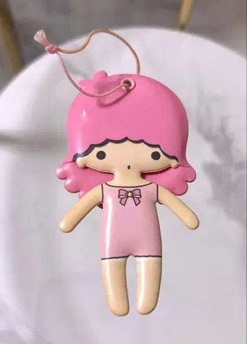 키키라라 옷 갈아입기