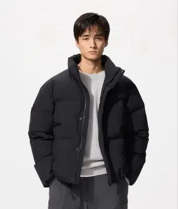새상품급 UNIQLO 심리스 다운 파카 블랙 두꺼운 방한 M