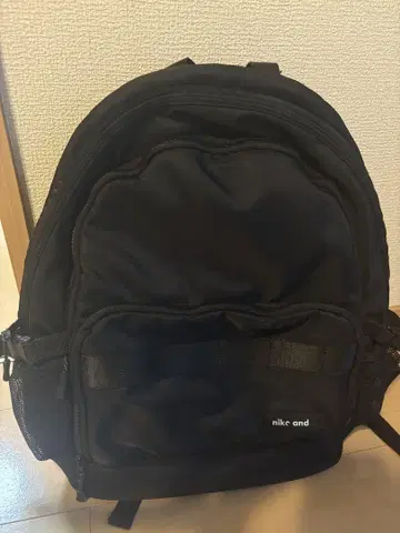 nike and 블랙 백팩