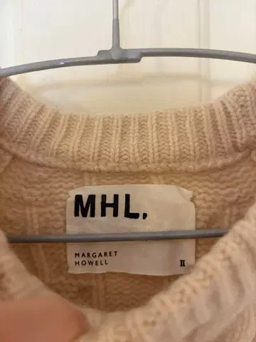 [새상품급] MHL 베이지 케이블 니트 스웨터 긴팔