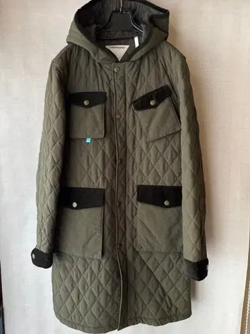 [ 미사용 ] FREQUENT 퀼팅 코트 S unisex 올리브