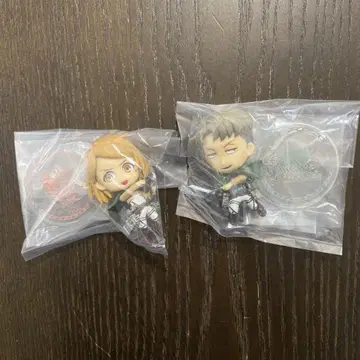 진격의 거인 제일복권 페트라, 올로 피규어 2체 세트