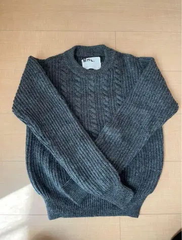 [ 최종 가격 인하 ] MHL. 그레이 케이블 짜임 니트 스웨터 M