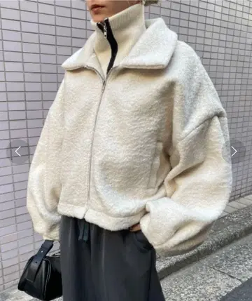 AIC. 시보아 볼륨 슬리브 자켓