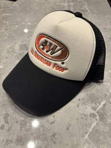 A&W 트래커 캡 화이트/블랙