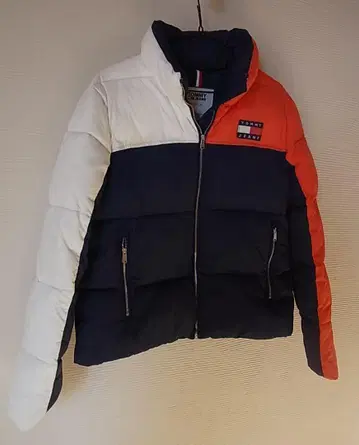 [ 새상품급 ] TOMMY JEANS 다운 자켓 화이트 네이비 레드