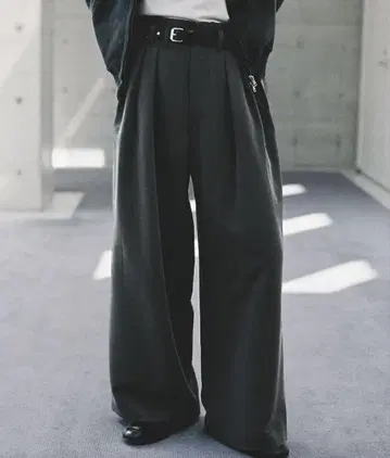[ WYM LIDNM ] 플레어 배기 슬랙스 새상품