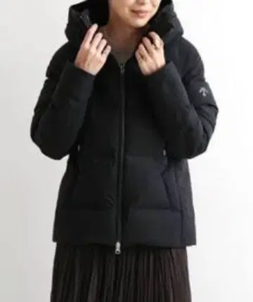 데상트 미즈사와 다운 마운티니어 네이비 M 사이즈