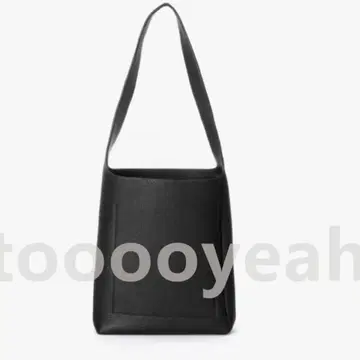 Aeta 블랙 가죽풍 숄더백