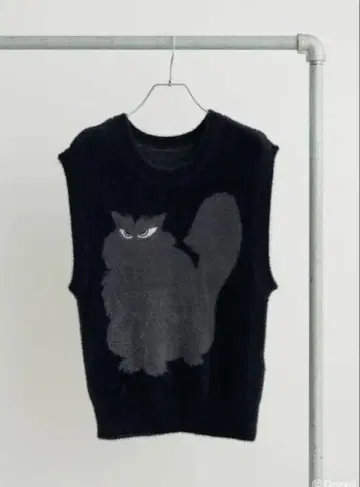 디즈니 루시퍼 패턴 자카드 니트 베스트