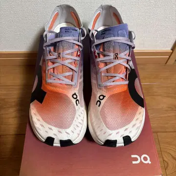 ON Cloudstratus 러닝화 오렌지/그레이