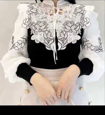 SNIDEL 스나이델 레이스 칼라 니트 풀오버 블랙