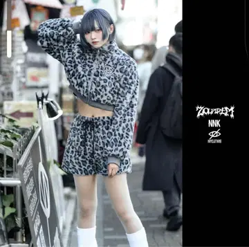 루스반 노노카 x KRY 레오파드 무늬 숏 기장 보아 셋업