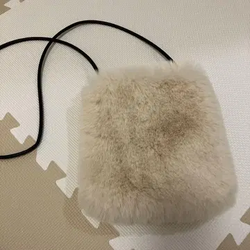 퍼 숄더백 베이지
