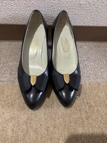 긴자 요시노야 힐 리본 22.5cm