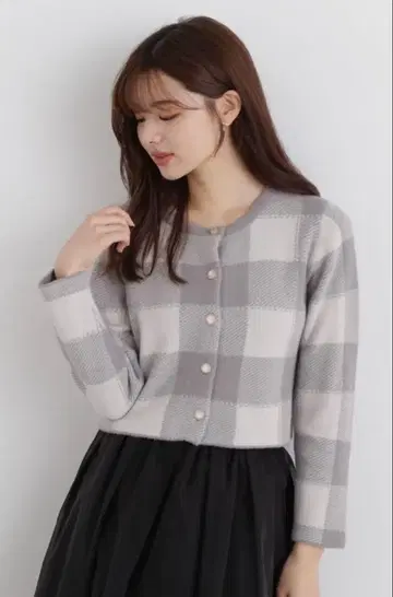 새상품급 PROPORTION 페더 체크 니트 가디건 그레이